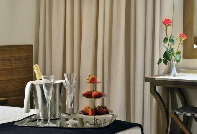 高级套房, Civitel Akali