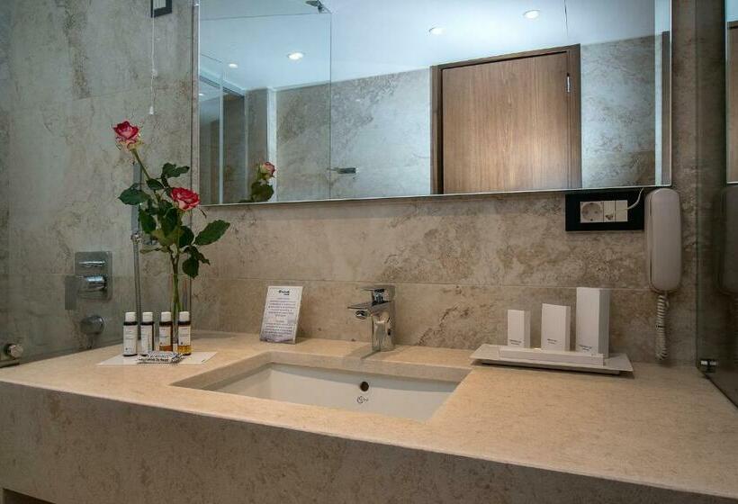 高级套房, Civitel Akali