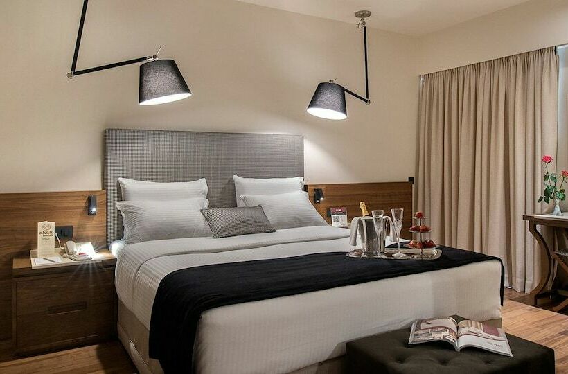 高级套房, Civitel Akali