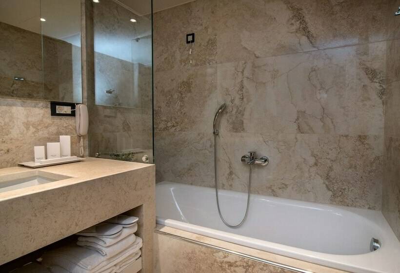 高级套房, Civitel Akali