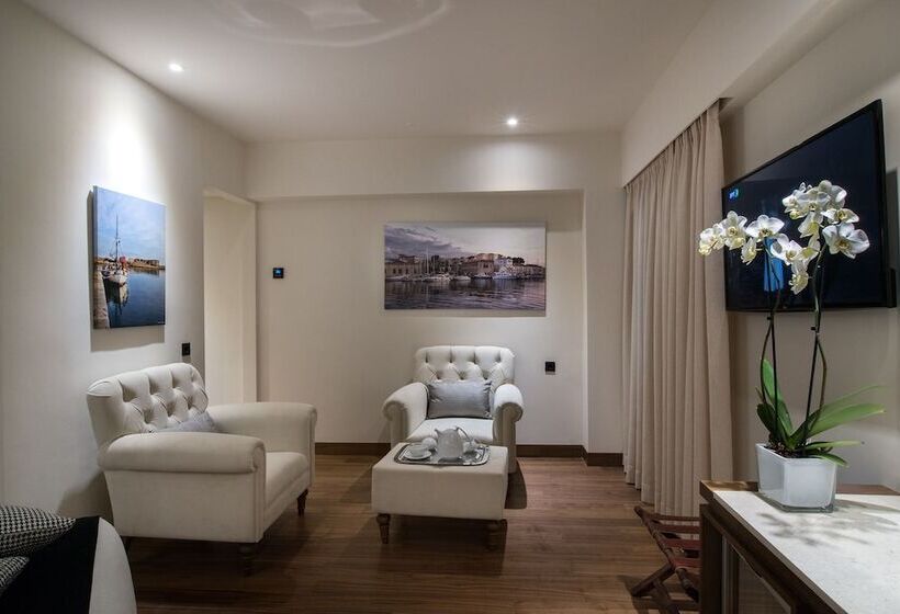 小型套房, Civitel Akali