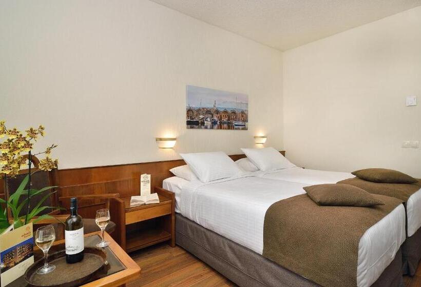 高级大房间, Civitel Akali