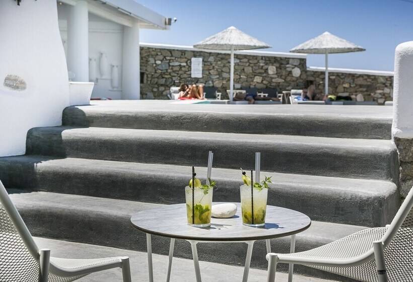 Habitació Triple Estàndard Vista Piscina, Ilio Maris