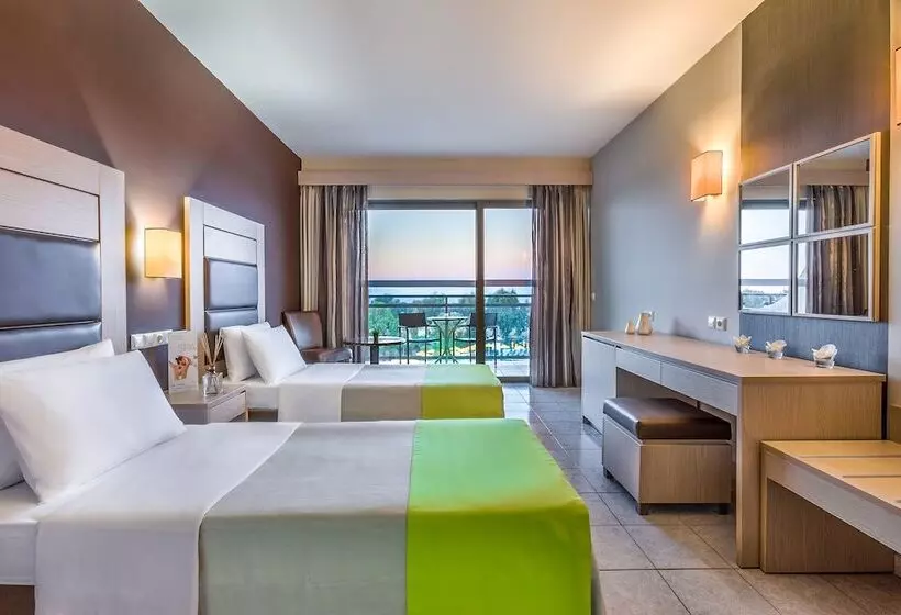 Chambre Standard Vue Mer Latérale, Kipriotis Hippocrates