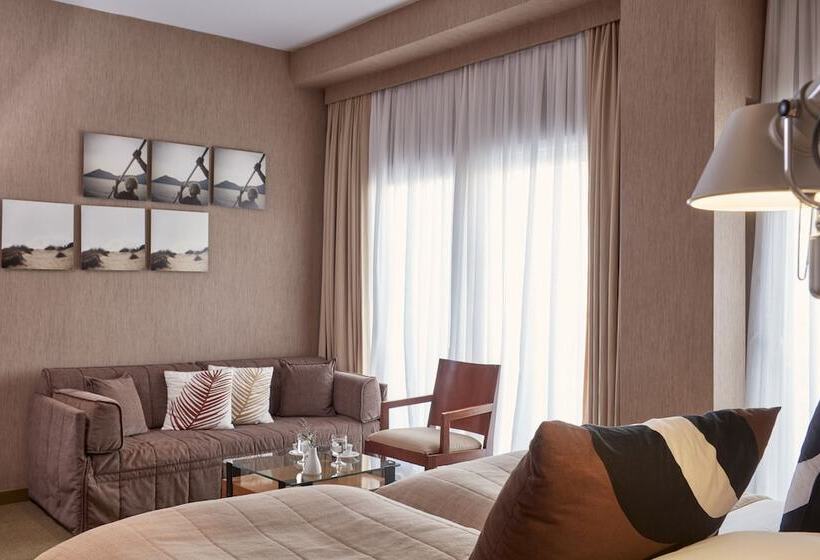 スタンダードトリプルルーム, Philippos