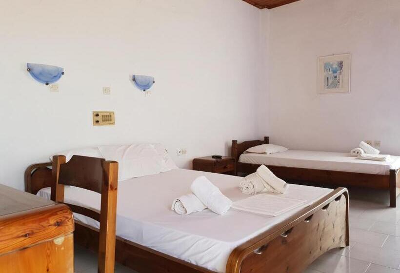 חדר סטנדרט לשלושה עם נוף לגינה, Silver Rocks