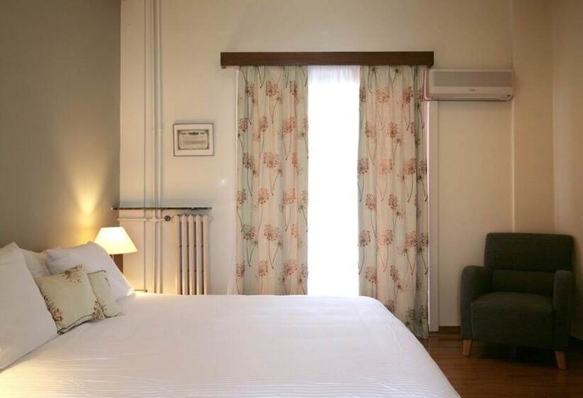 Номер Стандарт Вид на Горы, Theoxenia