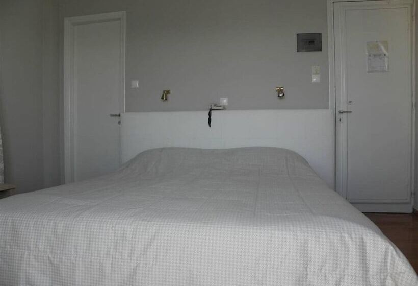 Номер Стандарт Вид на Море, Theoxenia