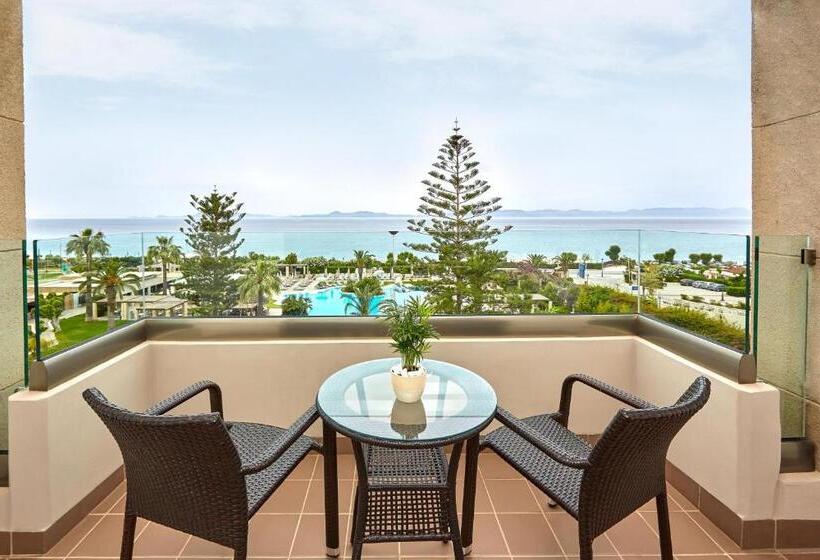 חדר דחוקס עם מיטת קינג, Sheraton Rhodes Resort