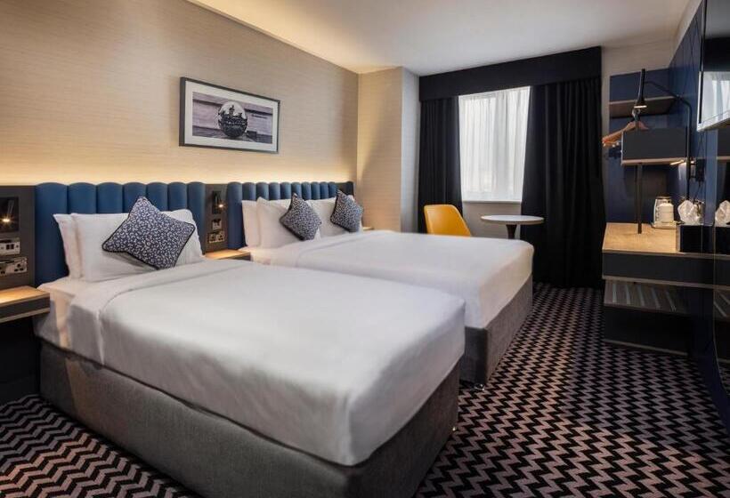 اتاق استاندارد چهار تخته, Academy Plaza