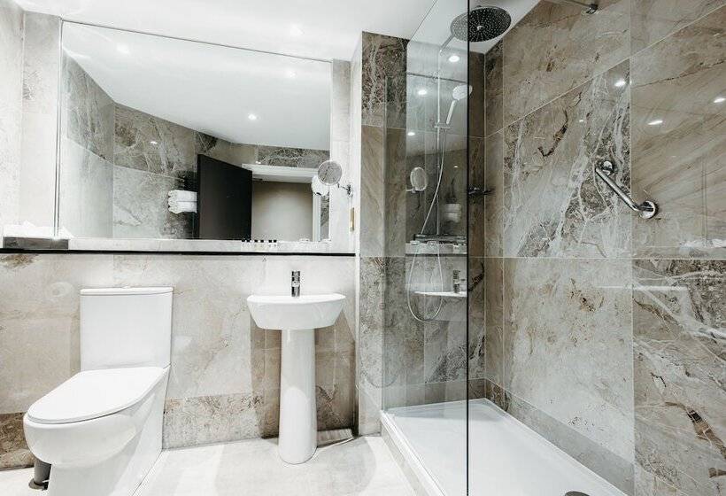 标准间, Drury Court