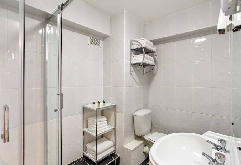 带3个卧室的公寓, Drury Court