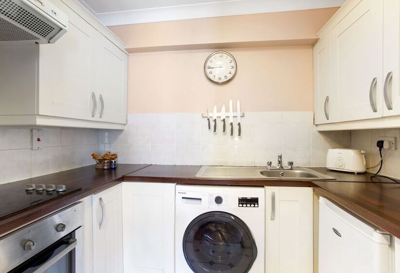 带3个卧室的公寓, Drury Court