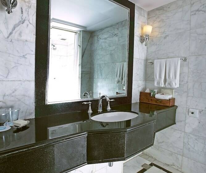 Premium Room, Eros Hotel New Delhi, Nehru Place