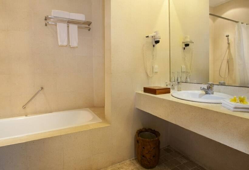 غرفة ديلوكس, Keraton Jimbaran Beach Resort