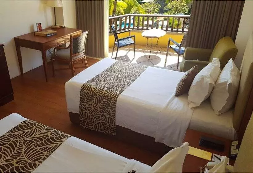 اتاق لوکس با چشمانداز استخر, Kuta Paradiso