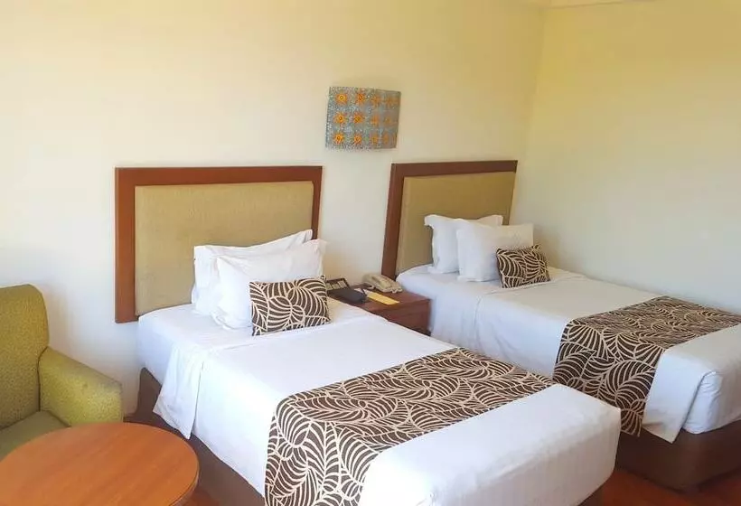 اتاق لوکس با چشمانداز استخر, Kuta Paradiso