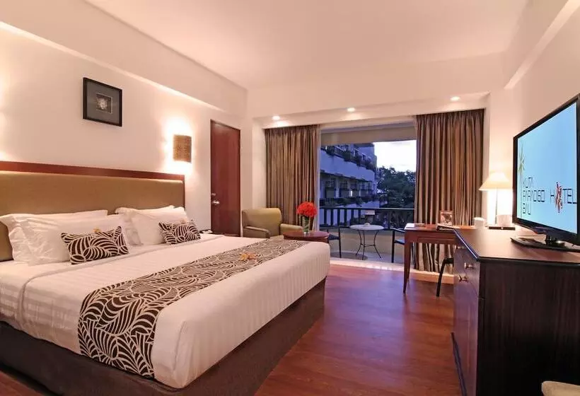 اتاق لوکس با چشمانداز استخر, Kuta Paradiso
