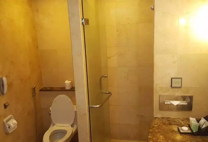 اتاق لوکس با چشمانداز استخر, Kuta Paradiso