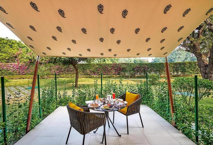 اتاق پریمیوم با چشمانداز باغ, Trident Agra