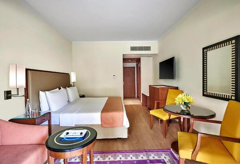 اتاق پریمیوم با چشمانداز باغ, Trident Agra