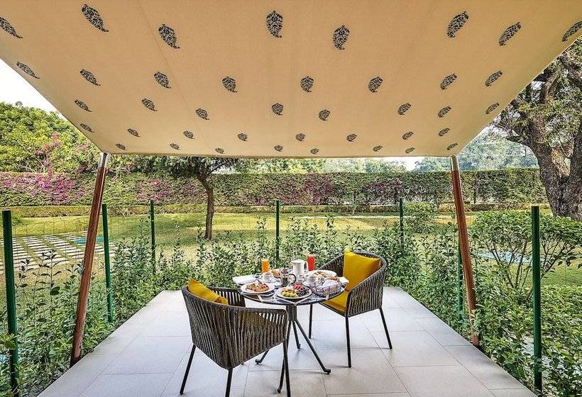 اتاق پریمیوم با چشمانداز باغ, Trident Agra