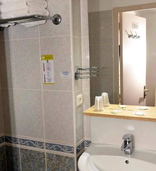 غرفة عائلية, Azur