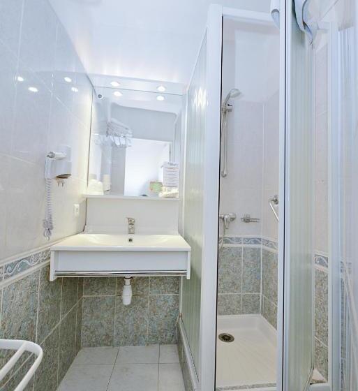 غرفة عائلية, Azur