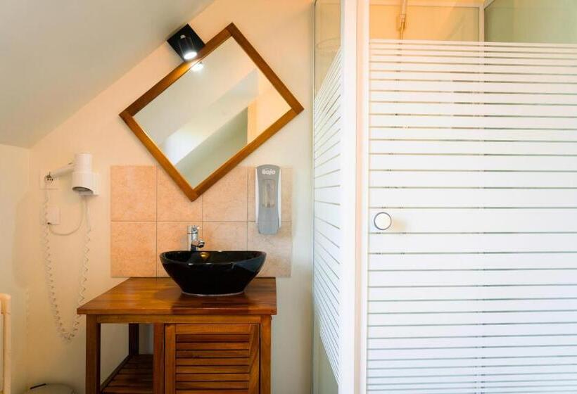 חדר סטנדרט לארבעה, Hôtel De La Gare