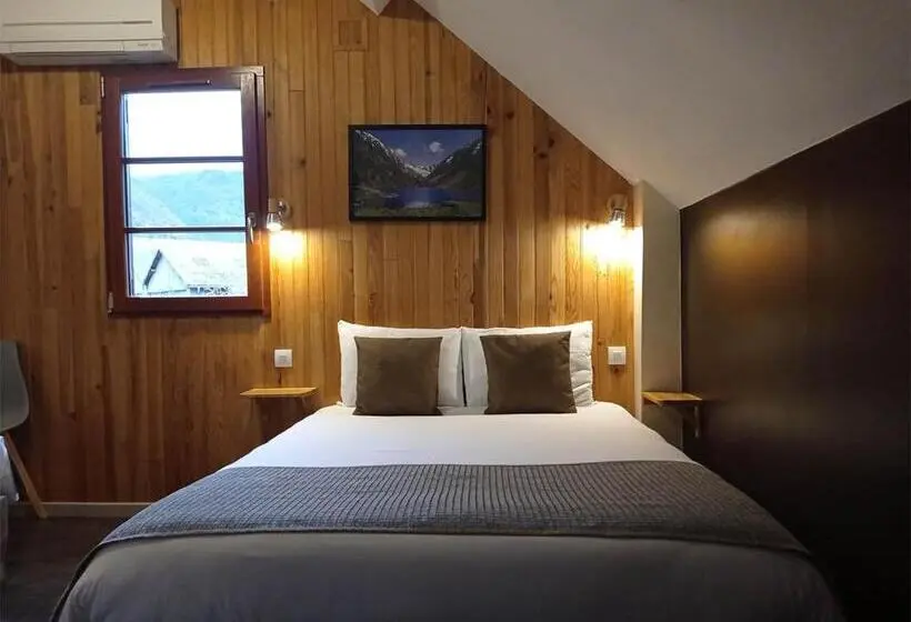 Standard Neljän Hengen Huone, Hôtel De La Gare