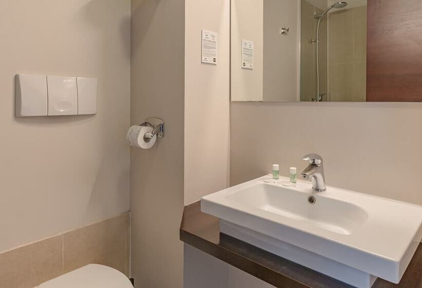 اتاق یک تخته با تراس, B&b Hotel Firenze City Center