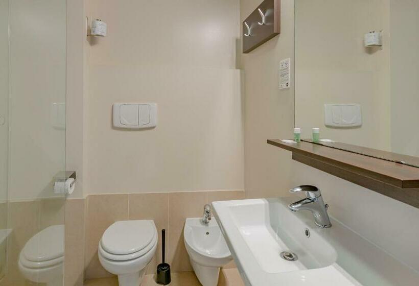 اتاق استاندارد با تراس, B&b Hotel Firenze City Center