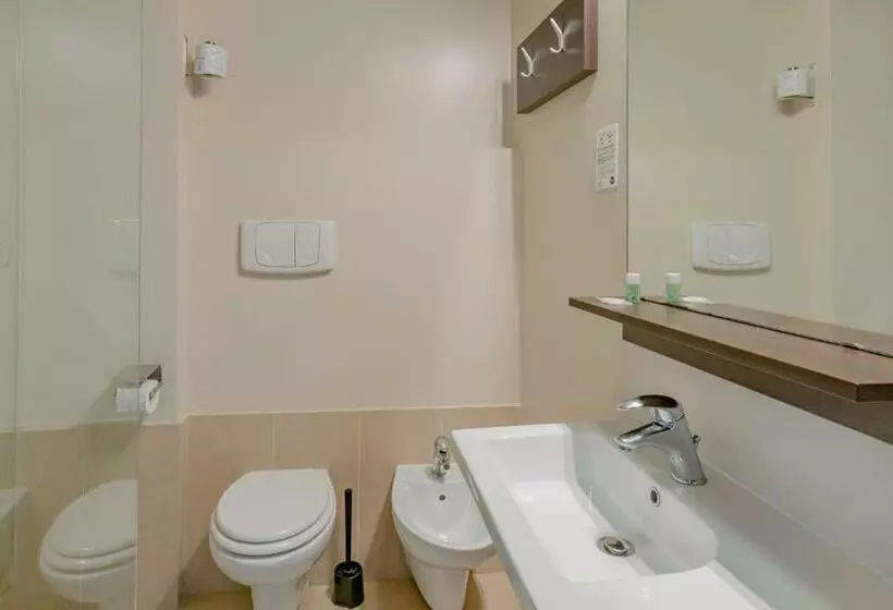 اتاق یک تخته با تراس, B&b Hotel Firenze City Center