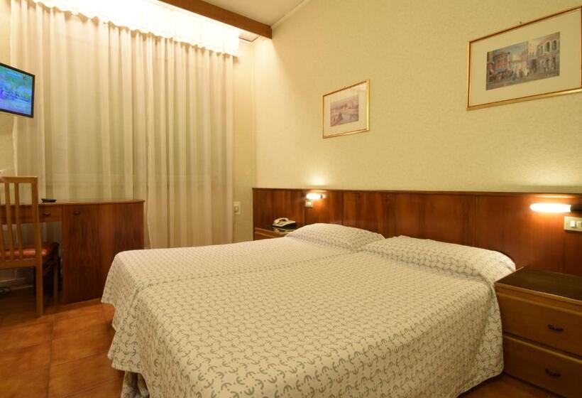 اتاق استاندارد چهار تخته, Euromotel Croce Bianca