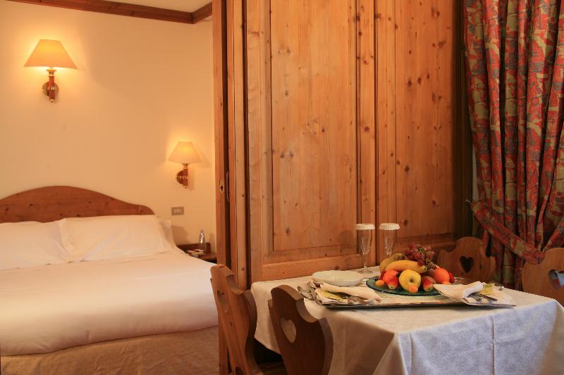 クラシックルーム, Alaska Cortina