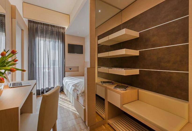 标准单人间, Ariston