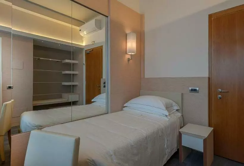 اتاق استاندارد یک نفره, Ariston