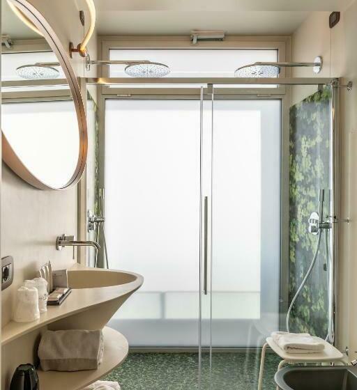 带观景的高级间, Ariston