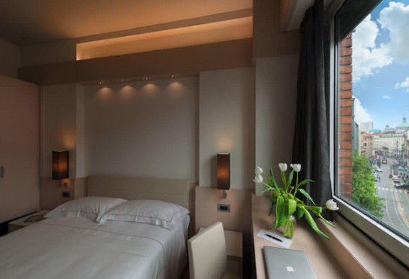 标准三人间, Ariston