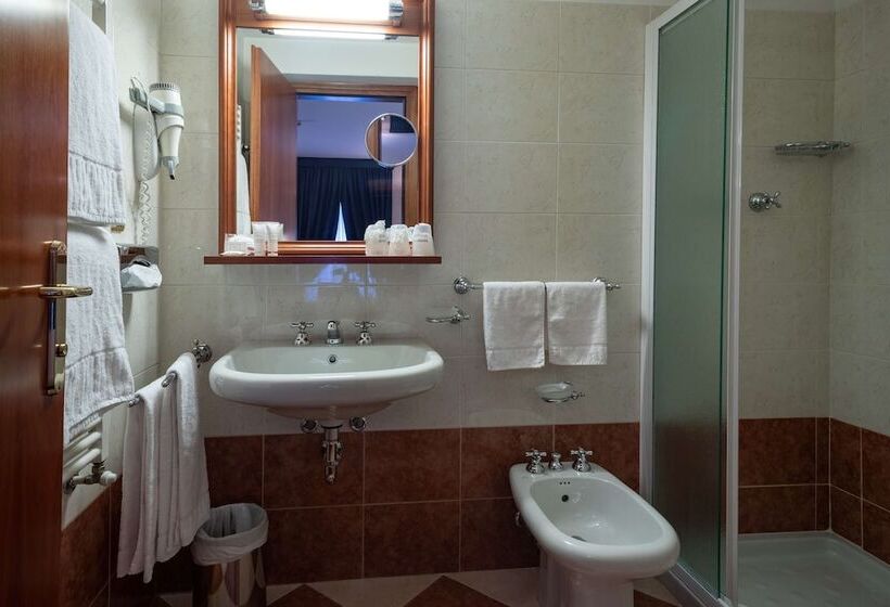 スタンダードトリプルルーム, Cappello D Oro, Bw Signature Collection