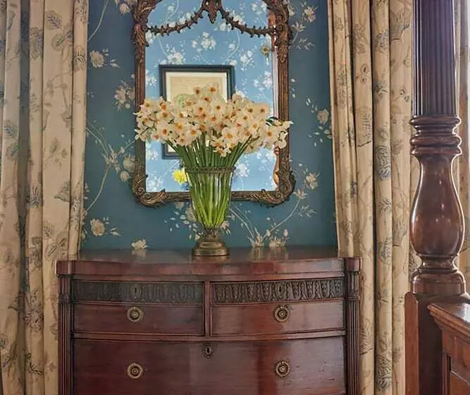 سوییت جونیور, Perryville House