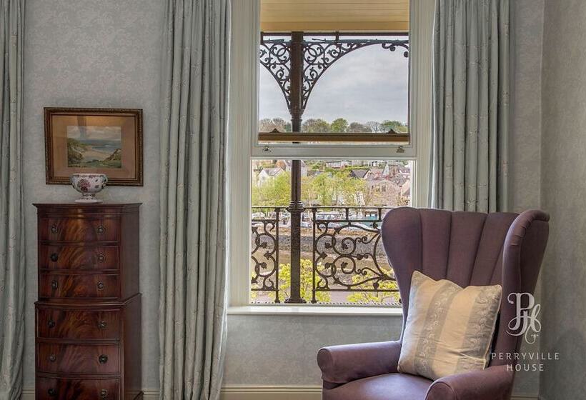 Полулюкс, Perryville House