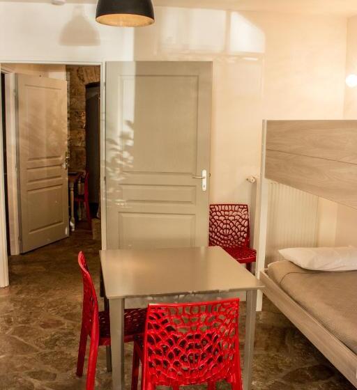 家庭间, Hôtel Burlatis