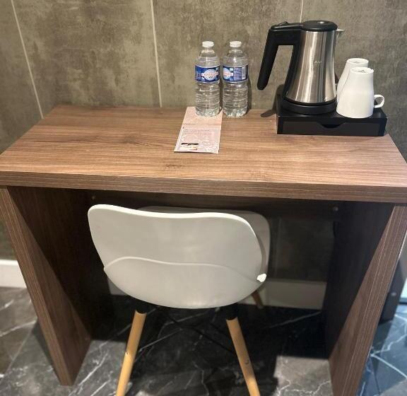 Номер Стандарт, Hôtel Restaurant Clément Ader