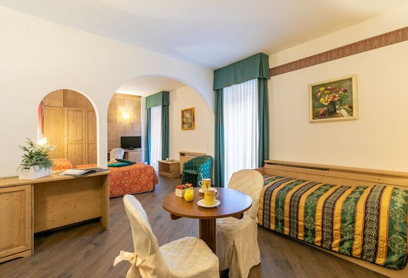 غرفة سوبيريور رباعية, G. Hotel Des Alpes