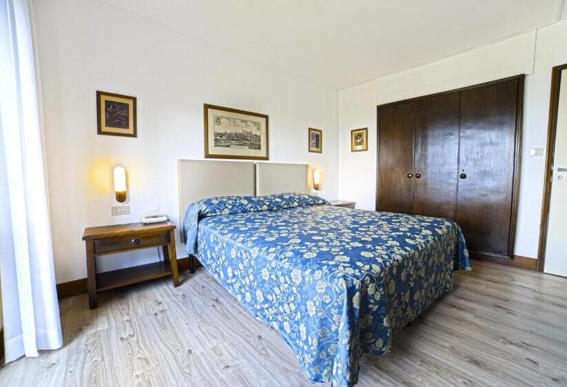 غرفة قياسية مزوَّدة بشُرفة, Grand Hotel Siva   Adults Only