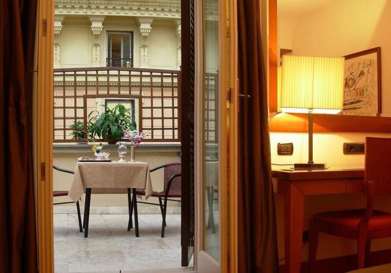 اتاق سوپریور, Delle Nazioni