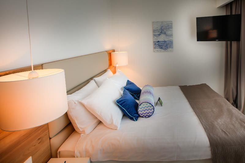 اتاق خانوادگی, Delle Nazioni