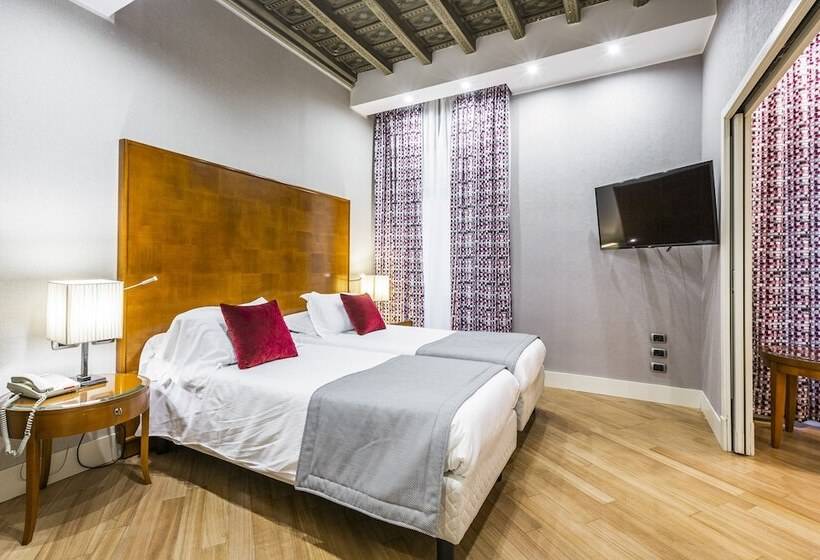 اتاق استاندارد سه نفره, Delle Nazioni