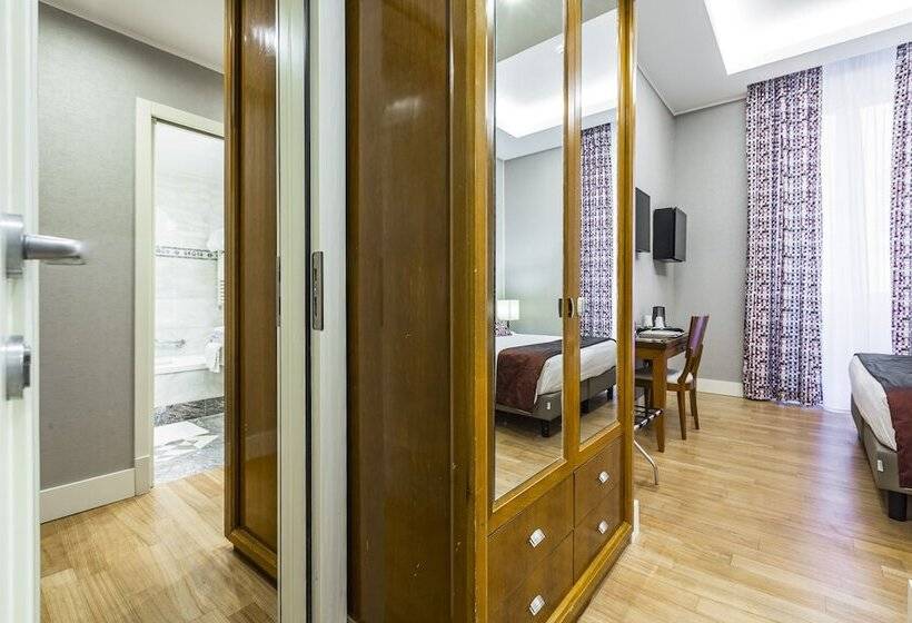 اتاق خانوادگی, Delle Nazioni